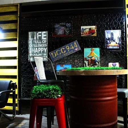Tropical Breeze Hostel Cebu - Cebu Center 외부 사진