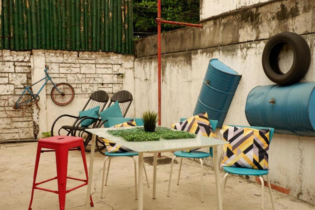 Tropical Breeze Hostel Cebu - Cebu Center 외부 사진